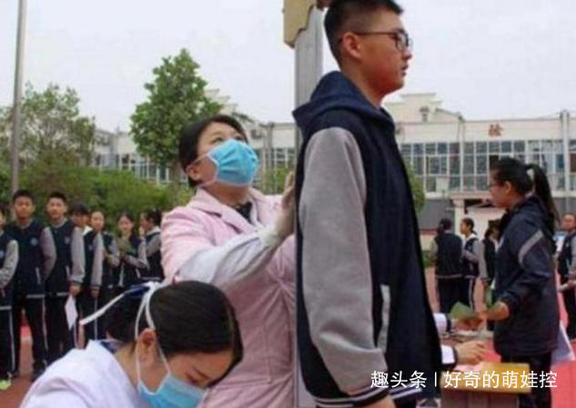 男孩|2020年儿童身高标准,13岁是一个“分水岭”,男孩家长不能马虎了