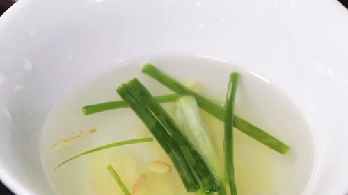 腌牛肉|腌牛肉时，切记不要加酒跟盐，分享一个做法给你，鲜嫩不出水