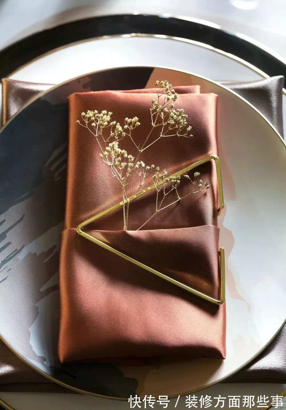 美学|150平新中式装修设计，一进玄关就被迷住了，清雅客餐厅，更是惊艳！