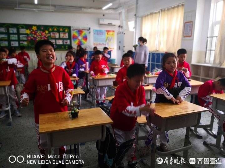 同学们|过节啦！济南一小学欢乐学剪纸、做面塑，共度美好六一