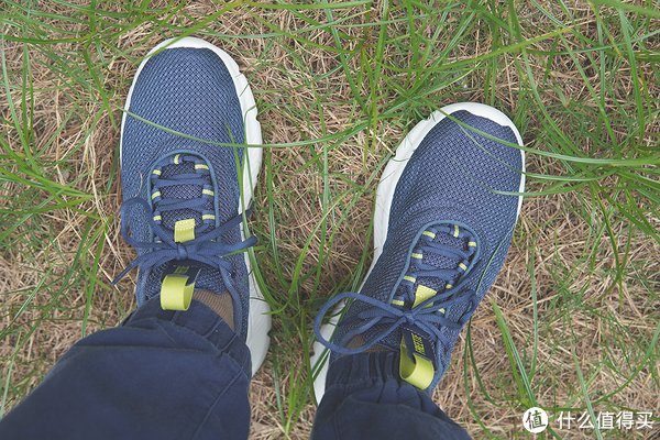 鞋底|跑起来不用太贵的装备，初跑者的入门选择——FREETIE城市轻跑鞋2