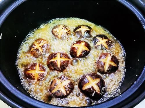 实惠|天冷了,最喜欢砂锅炖白菜,不加猪肉也很好吃,美味又实惠