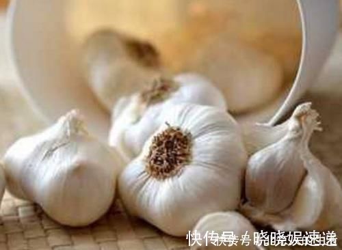 炒菜|生活一点通之大蒜不能随便买, 牢记这4种大蒜别买, 菜贩子自己都不用它炒菜!