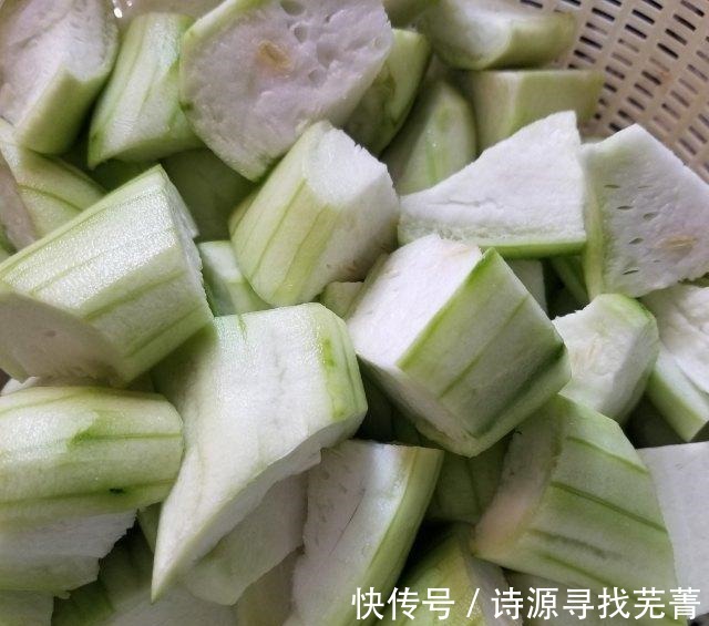 清甜|丝瓜炒鸡蛋,清甜小炒,简单快速!