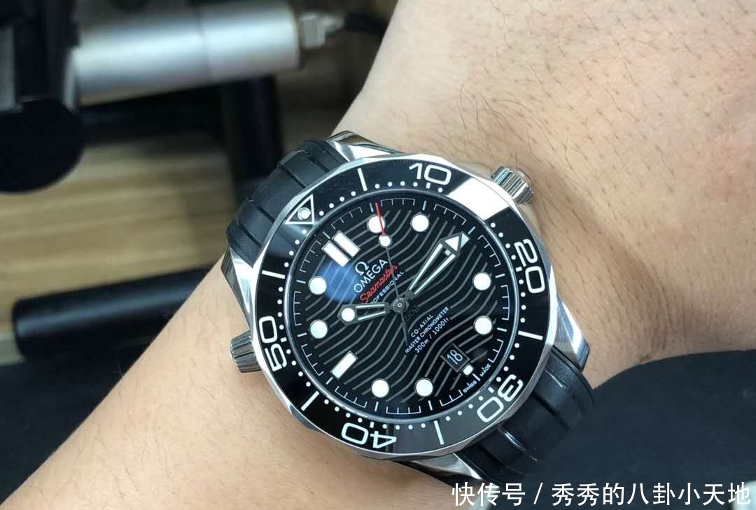 海马3|给你五万,欧米茄海马300和万国海洋时计潜水表,你会选谁