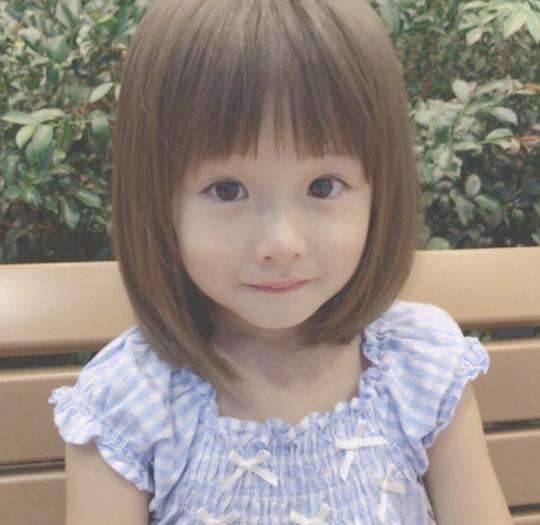 新生儿|新生儿都很丑?“最美新生儿”颜值高,网友感叹:我愿意等她18年