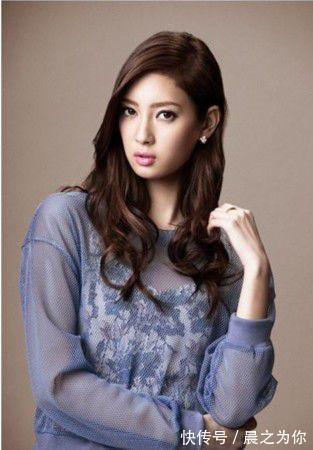 手臂|岛国知性健身女神，蝉联4年最完美身材，看看她是如何锻炼的！