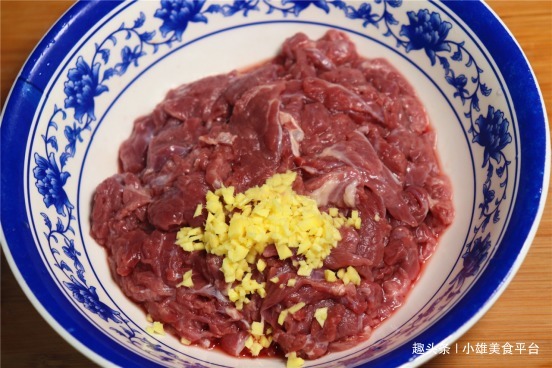 腌牛肉千万别放盐了，大厨教你一个决窍，鲜嫩不柴，水煮生炒通用