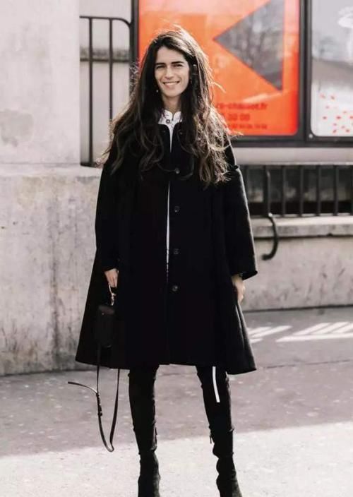 ?想要把“大衣”穿的时尚又高级？还得靠“靴子”，时髦显气场