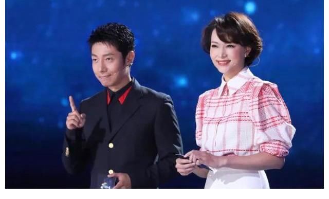 我們這一代|董卿和撒貝寧同臺主持的《經典詠流傳》節目，或許也會成為經典