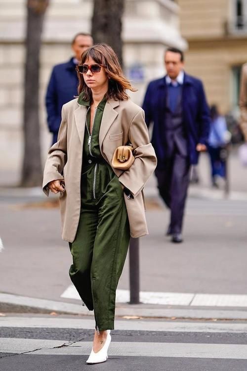 穿搭 小白鞋失宠了,现在最流行穿这双“奶奶鞋”,搭裙子裤子都时髦