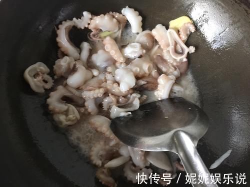 冬天,吃大鱼大肉不如它,美味下饭,营养互补,老人小孩都爱吃