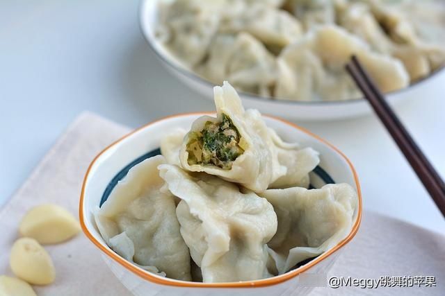 芹菜叶|周末吃顿饺子，用这菜爆汁又抱团，香气十足开胃还不上火