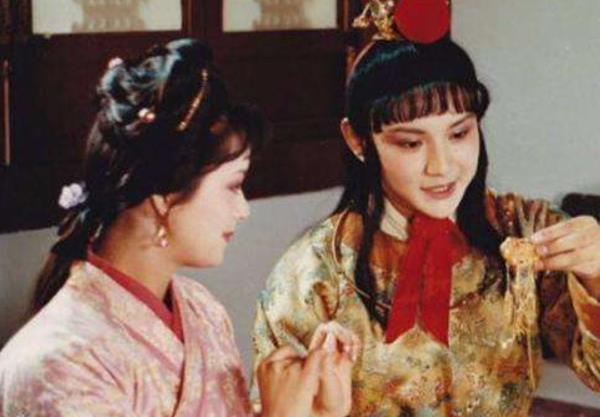 贾宝玉和薛宝钗有爱情吗?他俩的新婚之夜,究竟发生了什么?