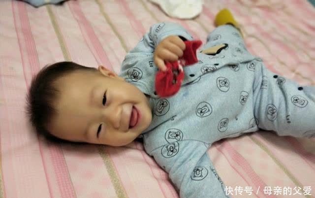 宝宝出生后穿连体衣还是穿分体衣?这件小事有大讲究,要弄清楚