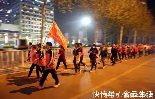 泡面|公布最长肉的主食，热量堪比“喝油”，若你爱吃，身材越来越圆润