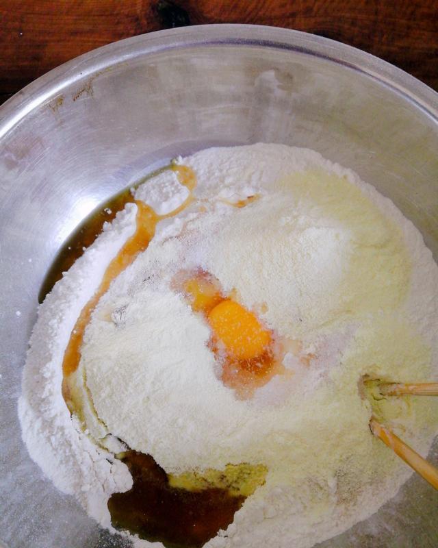 麻花|想吃麻花不用买,自己在家也能做,外酥里软,满满的儿时味道