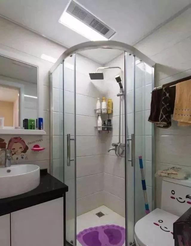 卫生间隔|卫生间就这样装非常漂亮,洗澡也方便,一天连洗三次都不过瘾