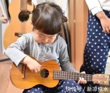 小m|人类幼崽有多可爱?这坑娃的妈给女儿拍了近千张“丑照”