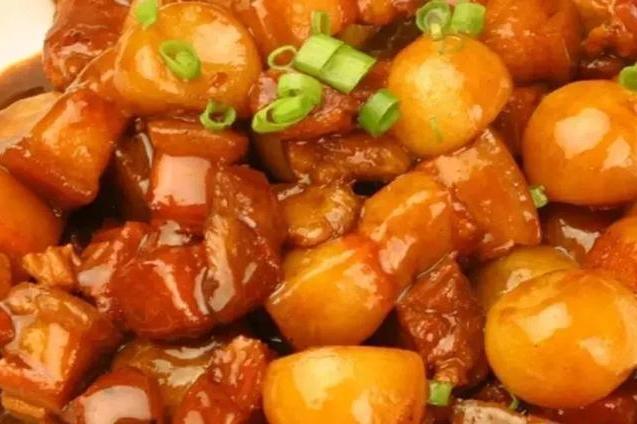 精选美食推荐土豆烧五花肉，虾仁炒白菜，仔姜牛肉的做法