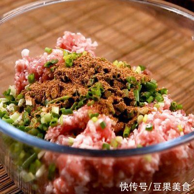 冰花生煎家庭版的做法来啦，一看就会，好吃又美味