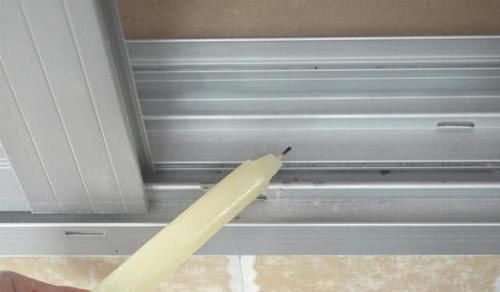 赶紧在窗台放一根蜡烛,用途太厉害了,解决了很多家庭困扰的烦恼