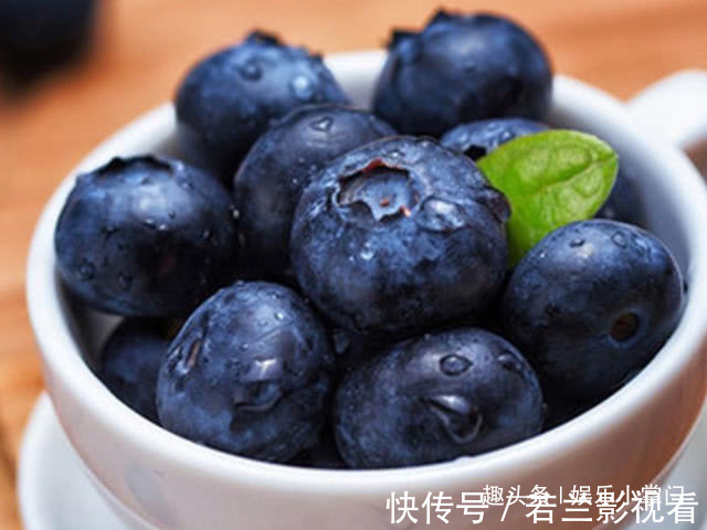 蓝莓|女性在怀孕后,它可以经常吃,缓解孕吐,还能给胎儿补补钙!