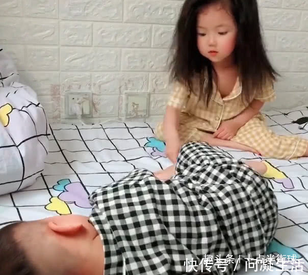 弟弟|“超霸道姐姐”欺负弟弟火了,最后魔性的笑声示意打弟弟要趁早