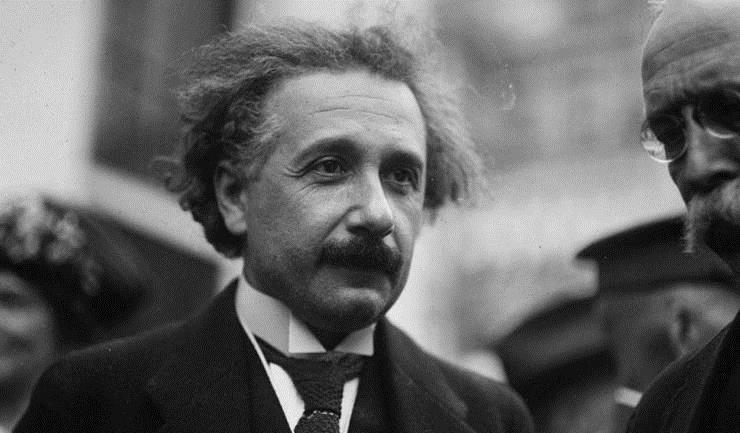 爱因斯坦临终前说了2句话,护士却听错了意思,最后大脑被偷走