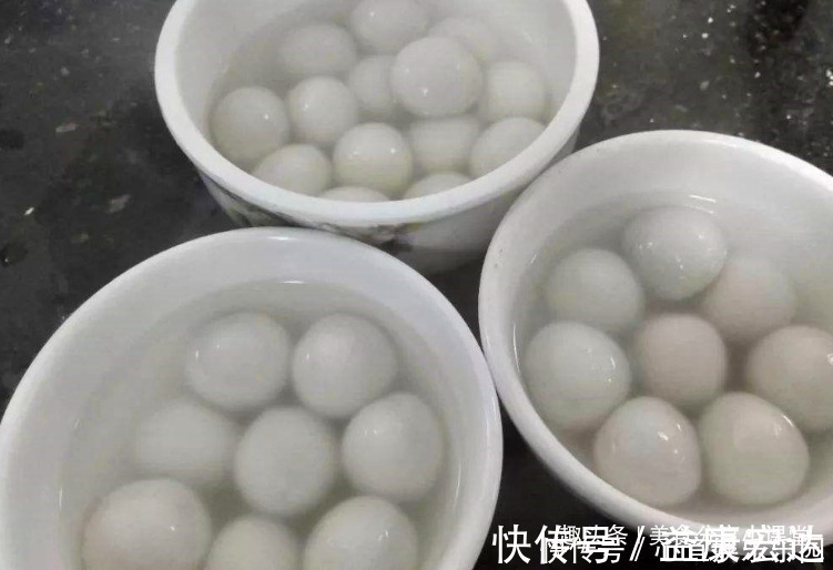 香甜可口|大年初一吃汤圆，皮薄馅大吃着还流沙，咬一口很满足，比饺子还香