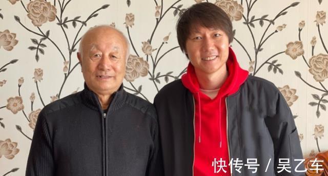 越南|央视镜头下越南美女球迷真多,李铁因祸得福,足协为何这么有钱?