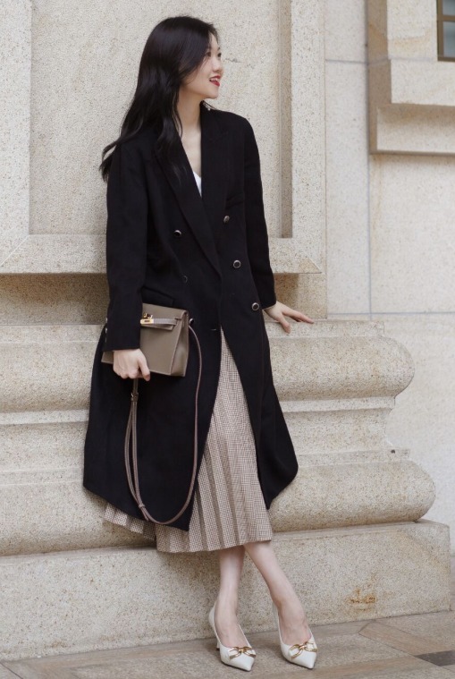 搭配 冬天大衣要怎么穿才高级?从款式和搭配入手,让你轻松美出新高度