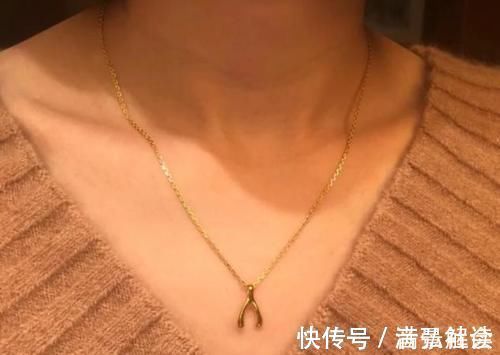 链条 黄金饰品终于打破古板的设计,时尚又新潮,这样的首饰是国风精品