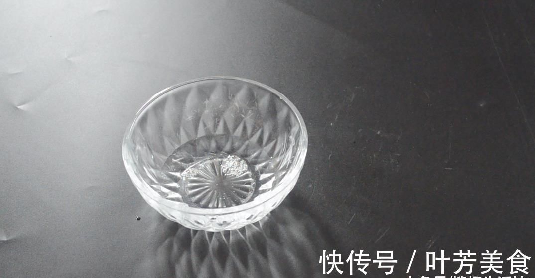 洗衣液和白醋混合在一起, 没想到作用这么大, 可惜知道的人还不多