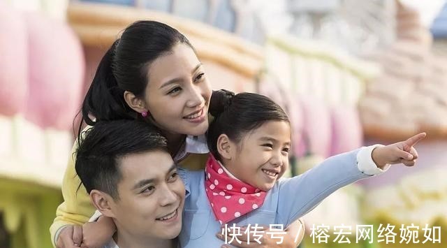 家长|研究生哥哥给弟弟开家长会,看完成绩单脸都黑了,哥哥内心很崩溃