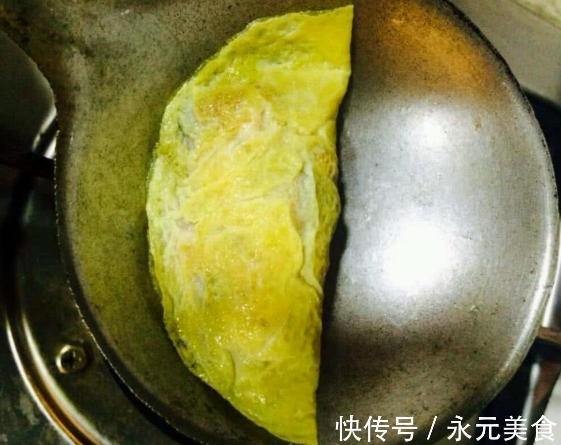 蛋饺|小朋友都爱吃的蛋饺,不用锅就能做,很简单,色泽金黄,又香又嫩