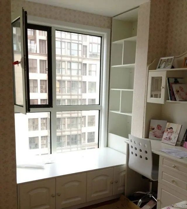 次卧|我家在飘窗上打一圈柜子,老师傅夸不停,楼上邻居直接照搬回家