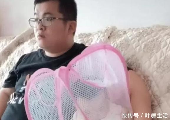 萌娃|“巨省事奶爸”在家带娃看电视火了，萌娃心里苦！咋回事？