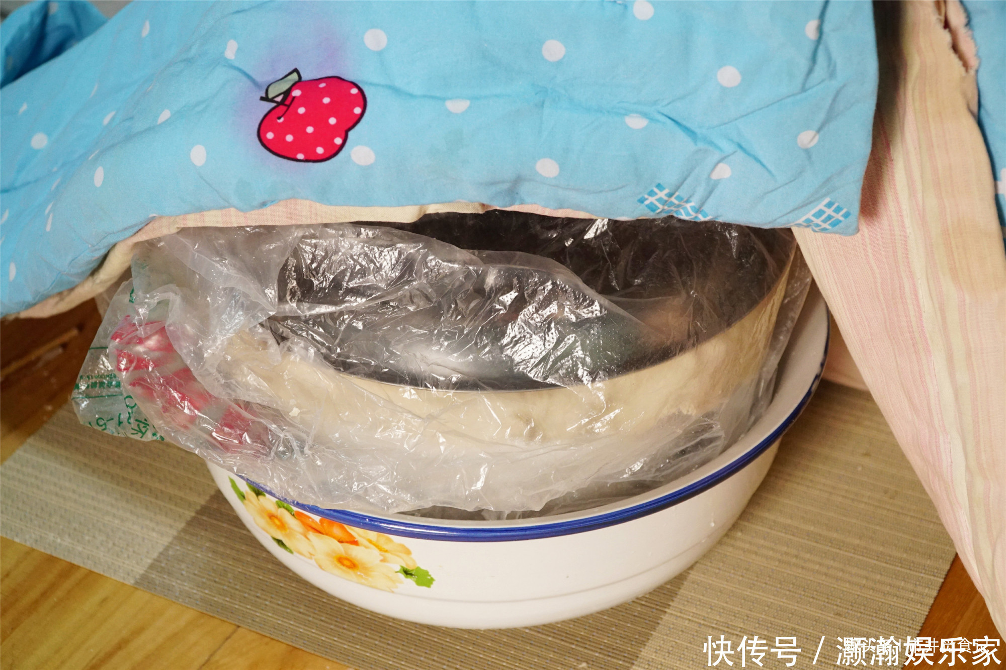 冬天,蒸馒头发不起面用土办法,1小时发满一盆,天再冷也管用