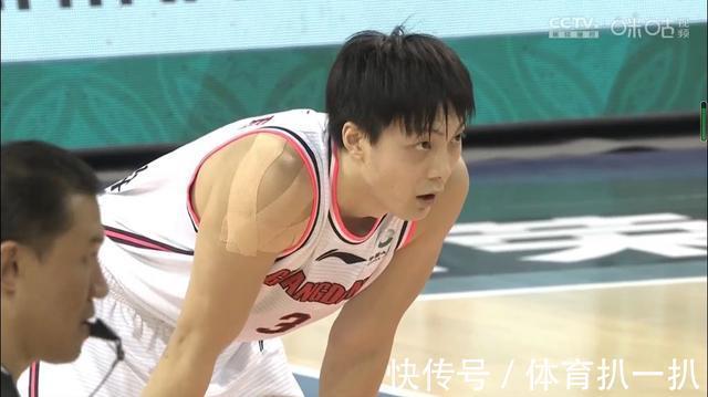 砍分|易建联胡明轩高效砍分,莱多打出气势,广东男篮55-35四川队