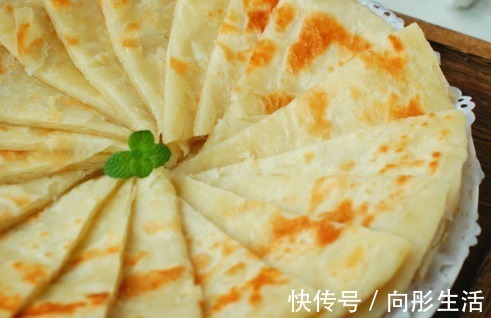 烙饼想要好吃,牢记这3点,饼子烙好松软薄脆又鲜香,天天吃不够