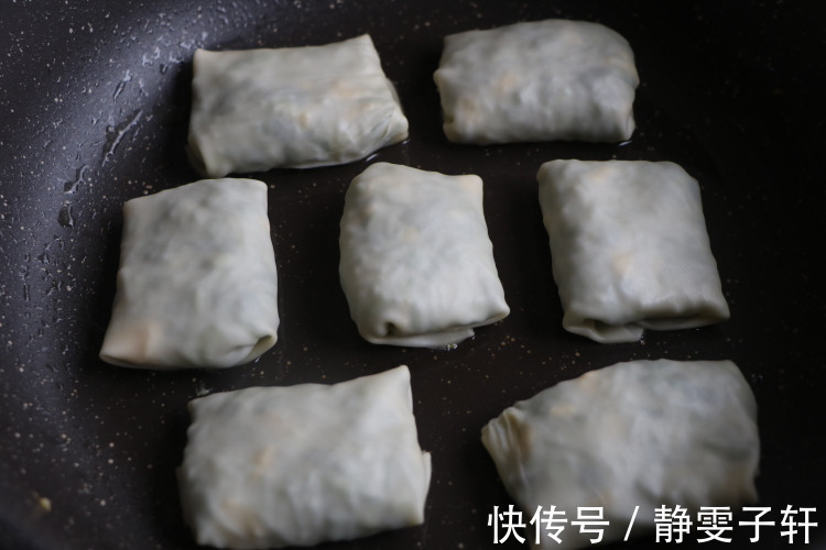 一把韭菜5斤饺子皮,做懒人早餐,比韭菜盒子好吃,一口气吃10个
