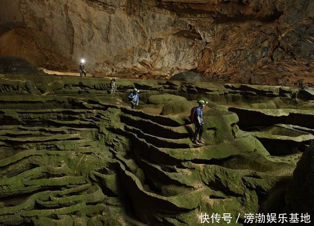 越南现全球最大溶洞，可容纳72亿人，内有湖泊、河流及森林