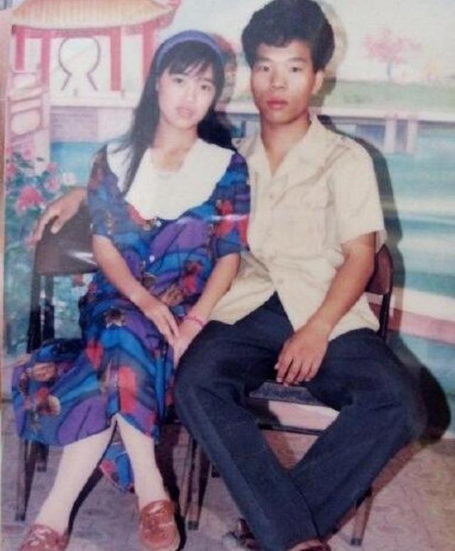 合照|“爸,你当年相中我妈的钱了吧”,父母合照差距大,爸爸太帅了