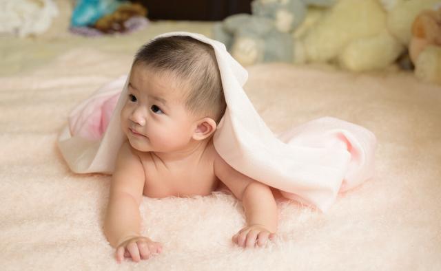 牙龈|长牙期除了补钙,3种营养也很重要,辅食安排好宝宝牙齿长得好