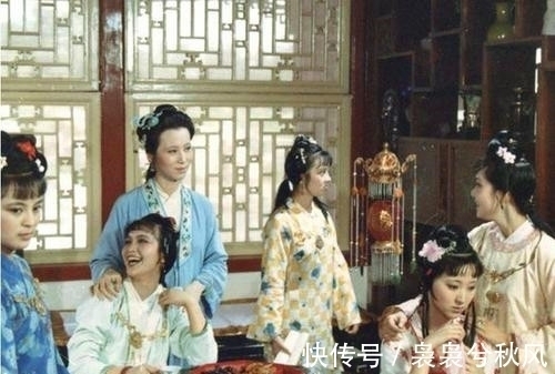 王夫人@薛宝钗光速逃离大观园后,却向王夫人说了这样一番话!