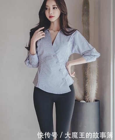 魅力|沉鱼落雁的打底裤小姐姐,展现性感有致的身材,凸显迷人的魅力