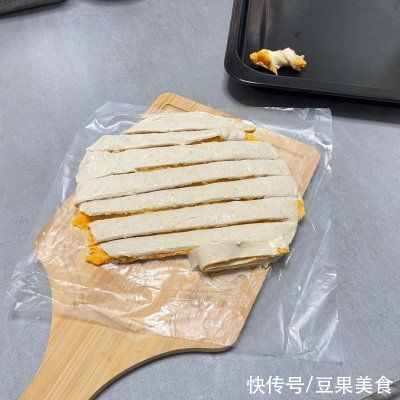 扭扭薯|儿童早餐 手抓饼制作 扭扭薯