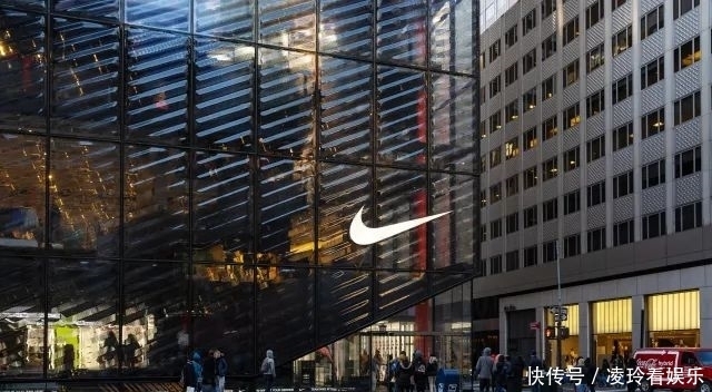 Nike纽约门店因为AJ6胭脂红被“被挤爆”，国外鞋友真是太拼了！