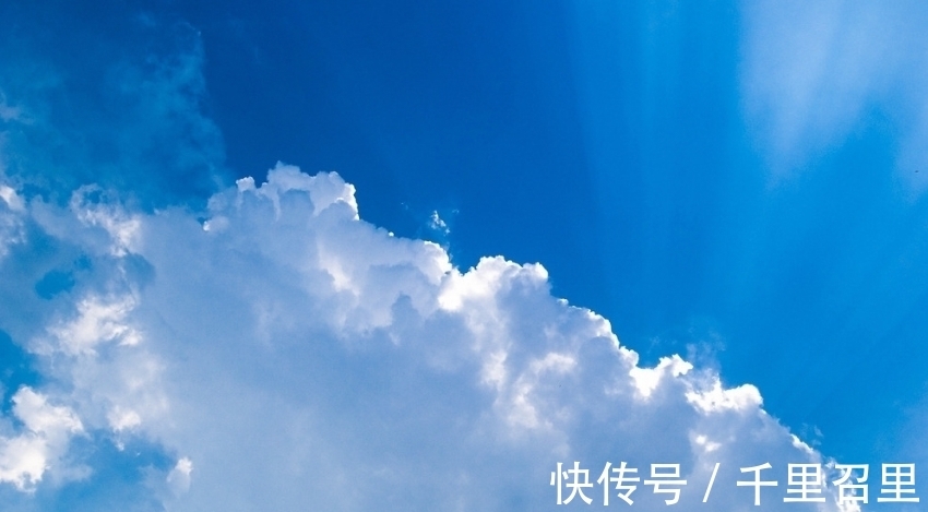 戚继光&一切多事浮云,九首有关浮云的诗词,看云卷云舒,风云变幻!